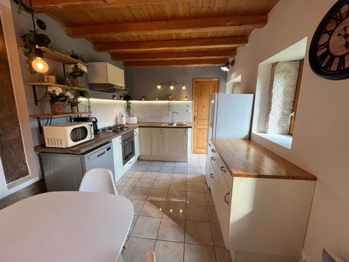 La Maison Des Commis Morestel Экстерьер фото
