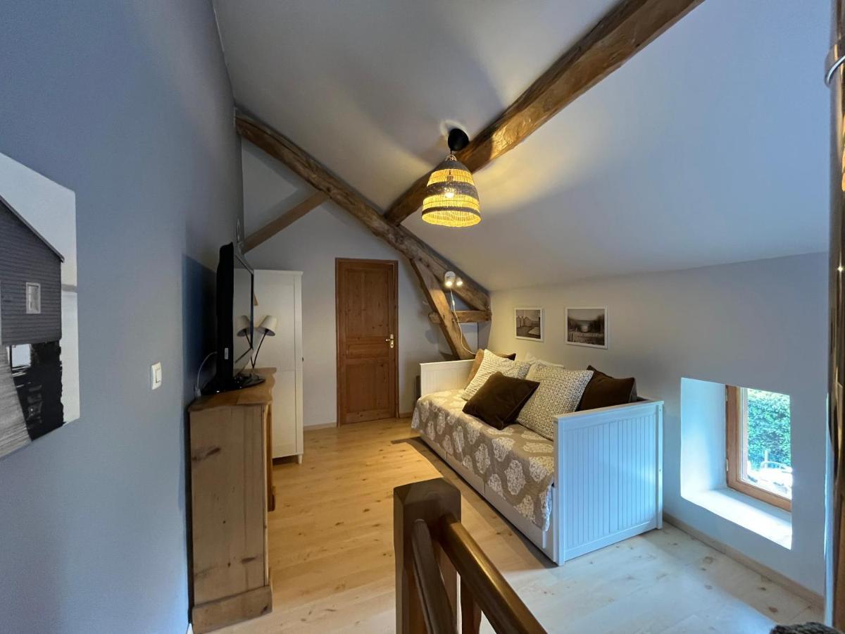 La Maison Des Commis Morestel Экстерьер фото